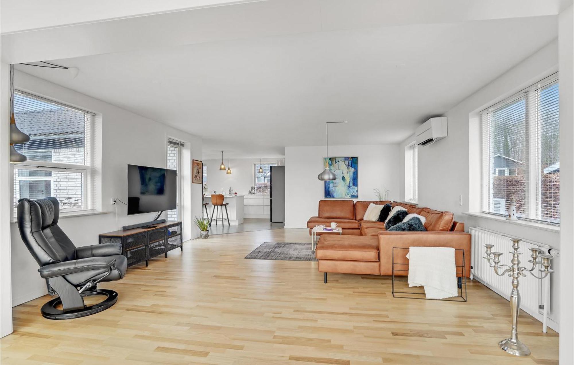 Gorgeous Home In Sunds With Kitchen Kültér fotó